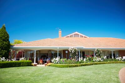 76/100 Station Street