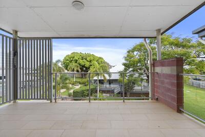 1204/100 Swansea Circuit