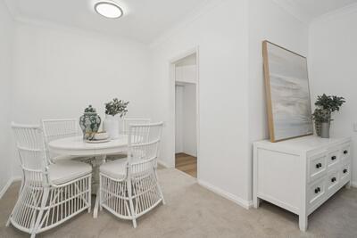 142/42 Roma Road