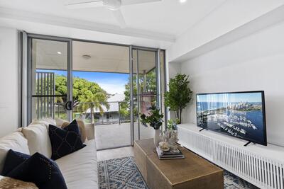 1204/100 Swansea Circuit