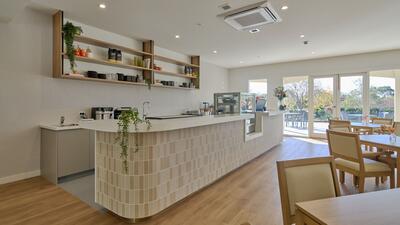 76/100 Station Street