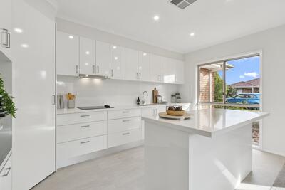 142/2 Rochester Parade