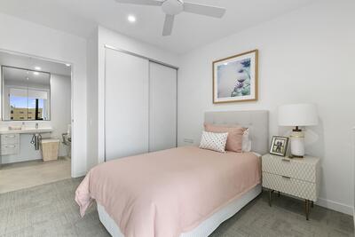 816/50 Longland Street