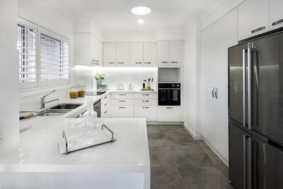 MS/10 Moorhen Street