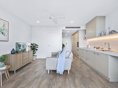 715/50 Longland Street