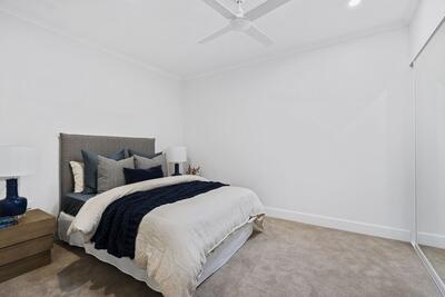 1204/100 Swansea Circuit