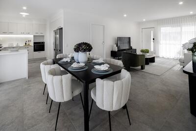 MS/10 Moorhen Street