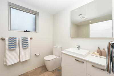 SB/005 Spoonbill Avenue