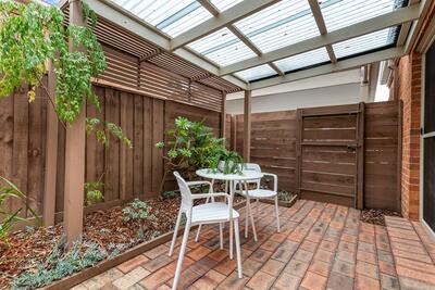 002/8 Pottage Circuit