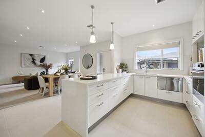 142/33 Lomandra Way
