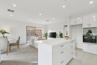 142/2 Rochester Parade