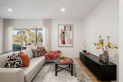 143/100 Station Street