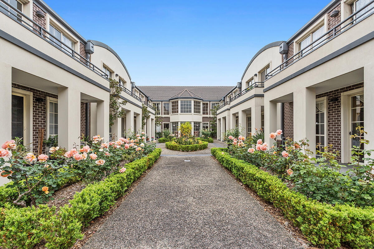 Concierge Bayside outdoor garden