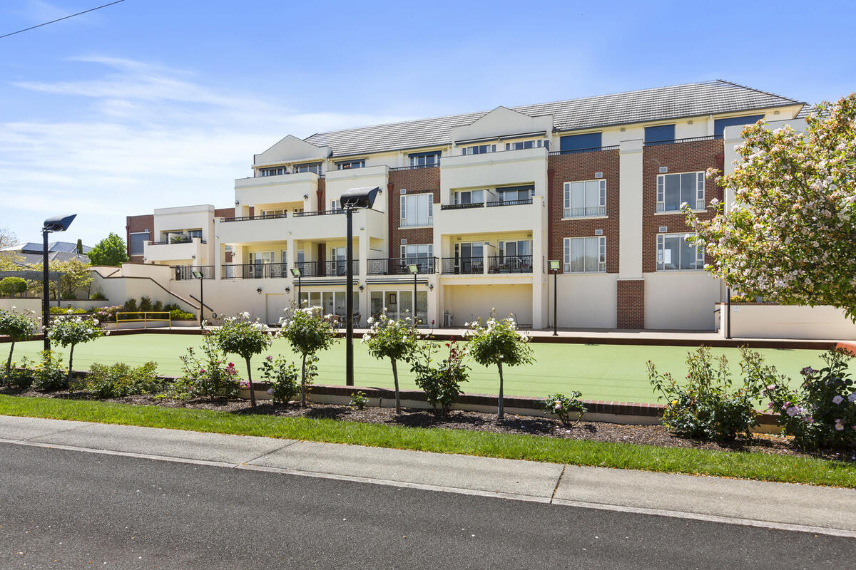 Domaine view of building unit